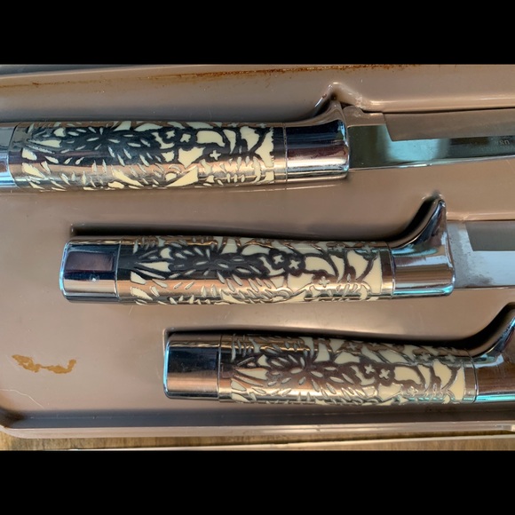 Briddell Kitchen Vintage Carvel Hall By Briddell Carving 3piece Set